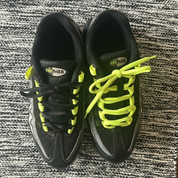 Nike Air Max 95 black volt, Black/Volt/Anthracite/Smoke Grey size 6.5 youth - Picture 5 of 6